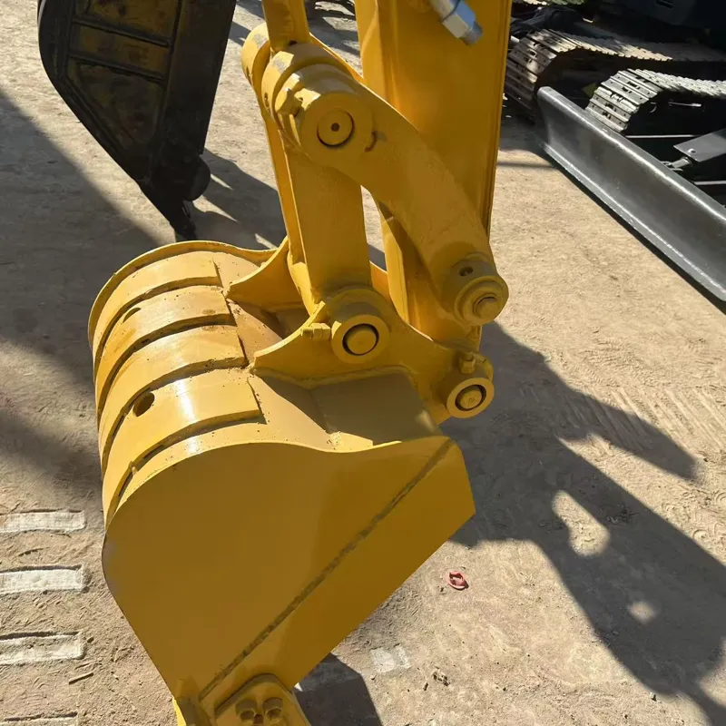 二手小松pc30挖掘机