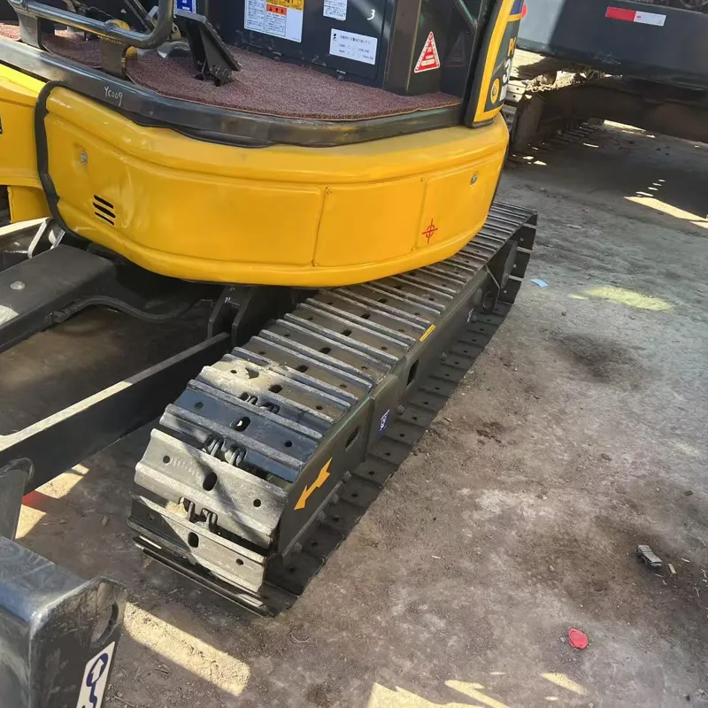 二手小松pc30挖掘机