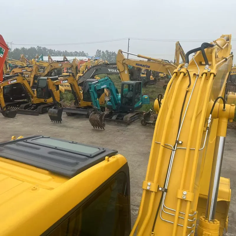 二手小松130挖掘机