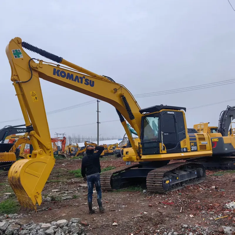 二手小松200-8 挖掘机