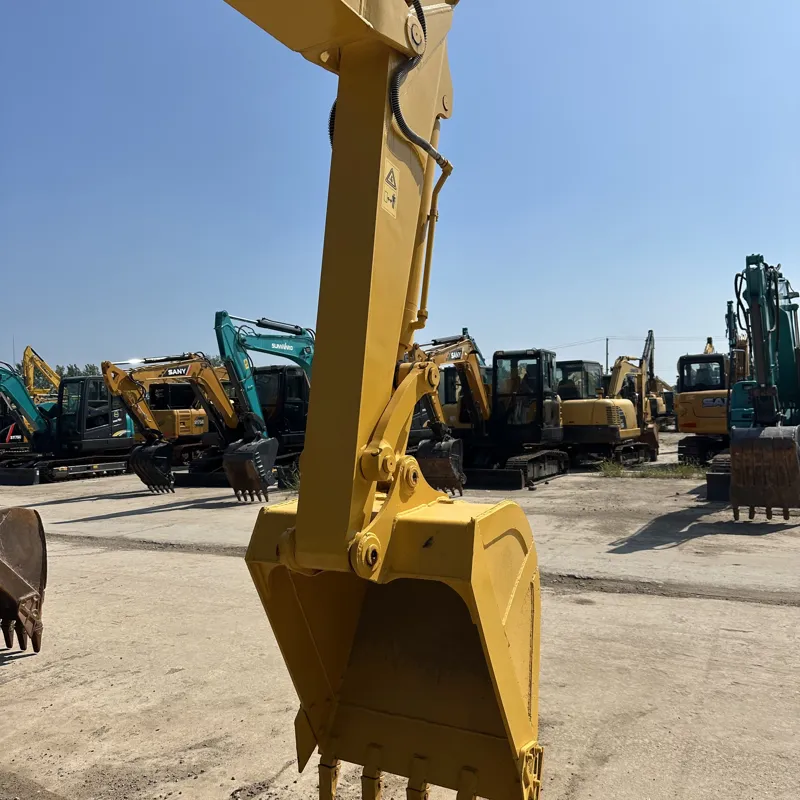 二手小松70-8挖掘机