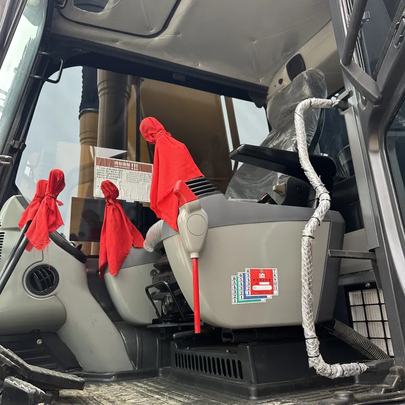 二手小松220-8挖掘机