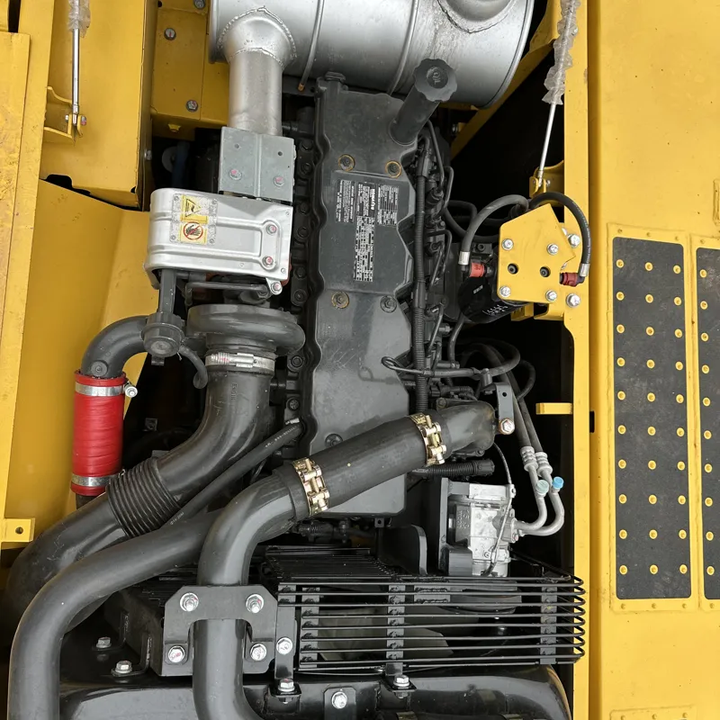 二手小松220-8挖掘机