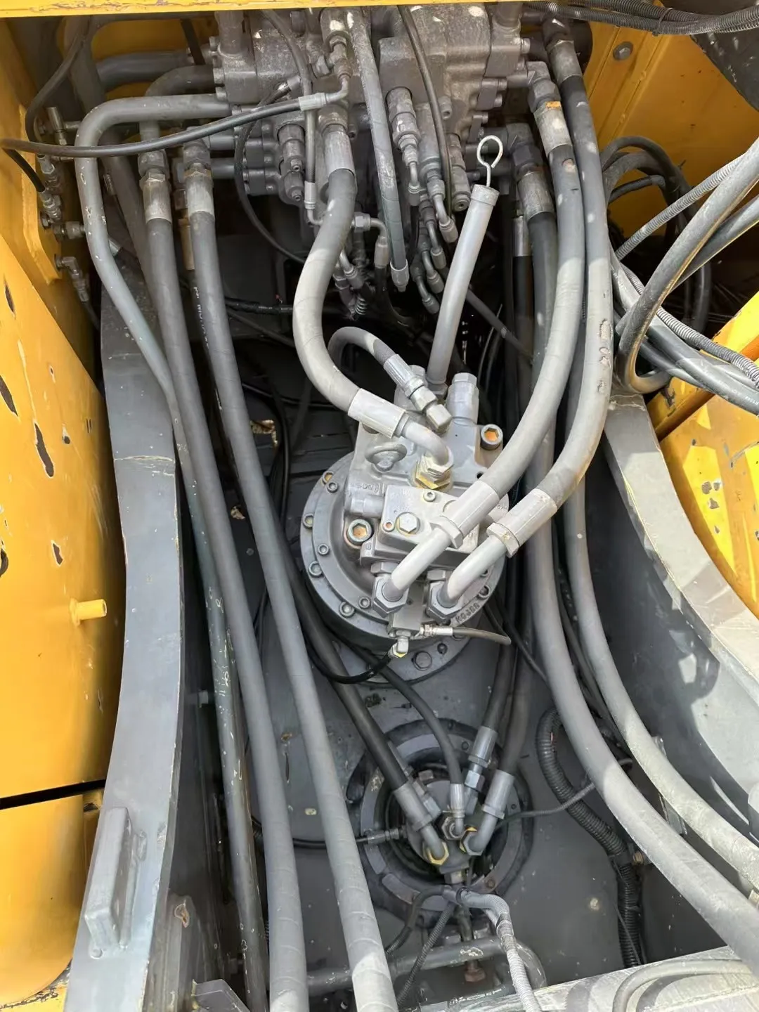 二手沃尔沃210挖掘机