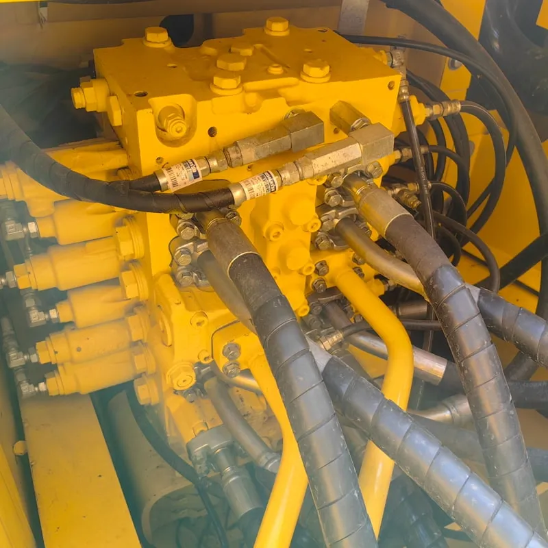 二手小松200-8挖掘机