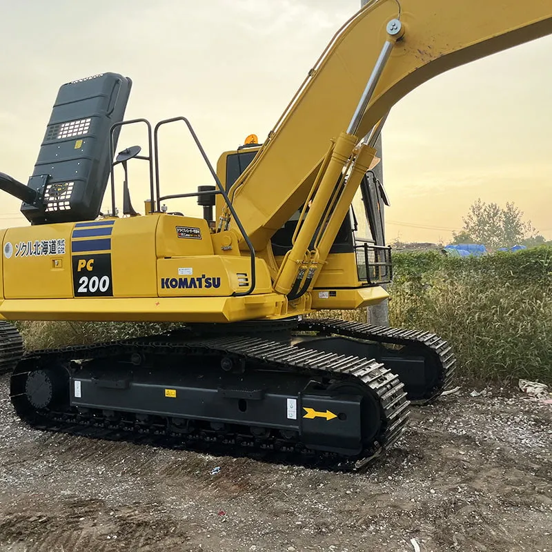 二手小松200-8挖掘机