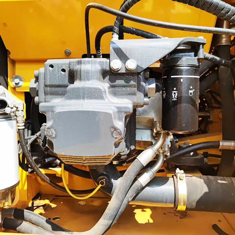 二手小松220-8挖掘机