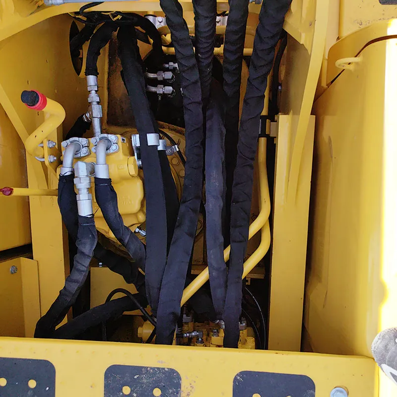 二手小松240-8挖掘机