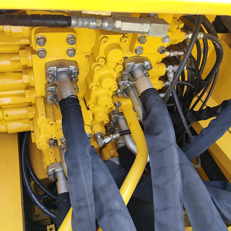 二手小松240-8挖掘机