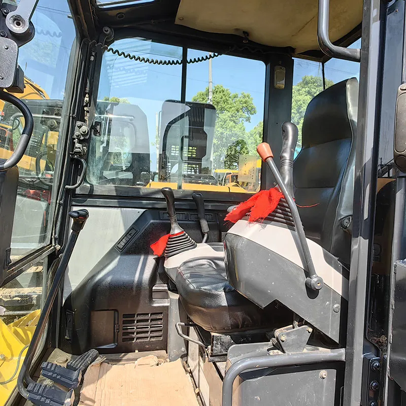 二手小松56-7挖掘机