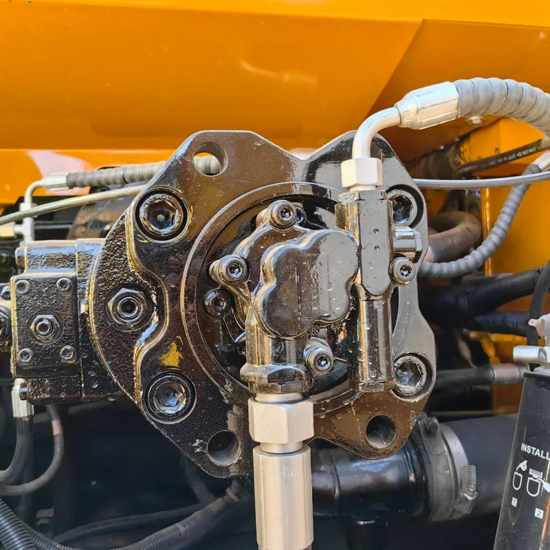 二手三一215挖掘机