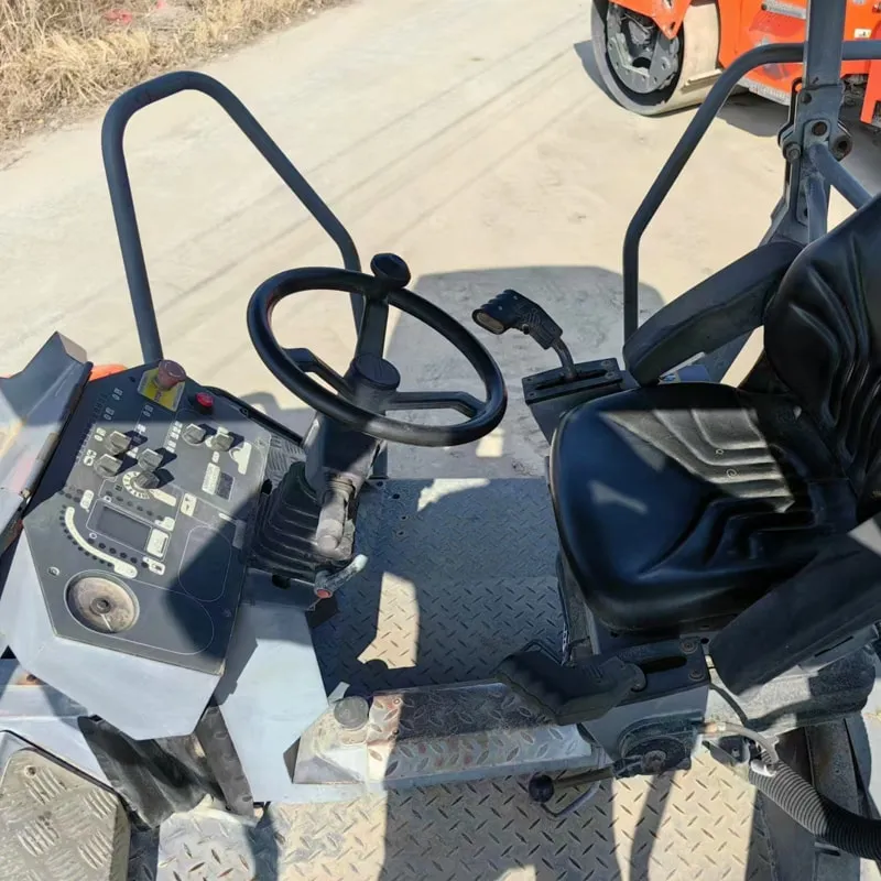 二手悍马HD138压路机